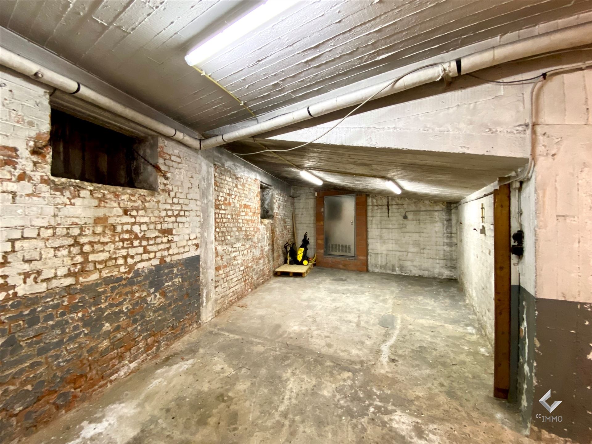 IN OPTIE: Opslagruimte met elektrische poort in hartje Antwerpen! foto 6