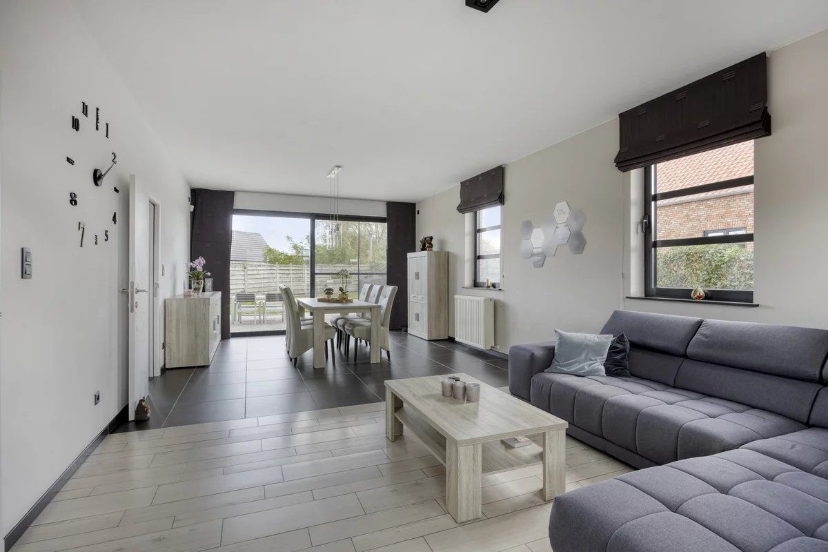 UNIEKE EN ZEER RUIME WONING VAN 311 M² MET 3 SLPK’S EN KANTOOR/KAPSALON IN HASSELT-KORTESSEM foto 3