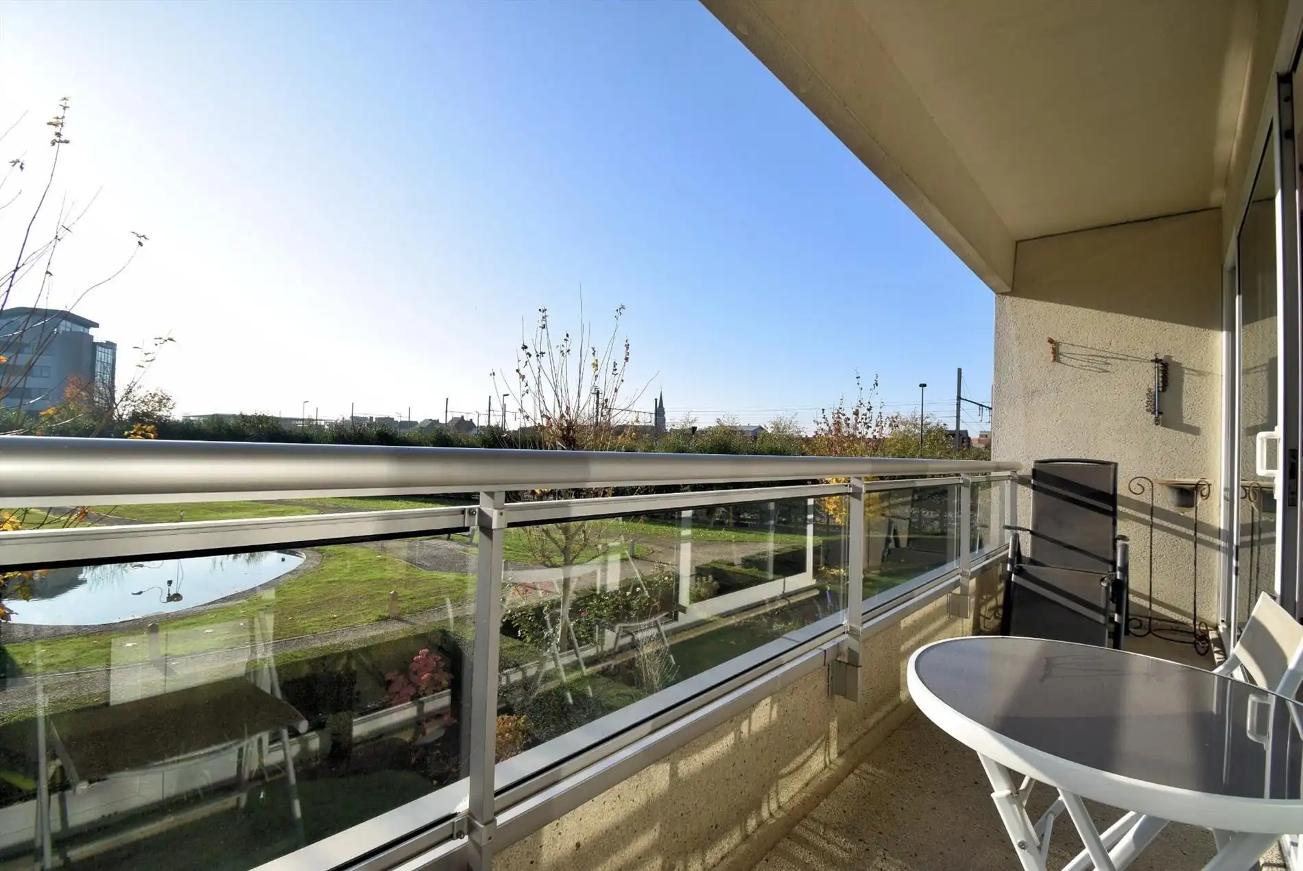 CENTRAAL GELEGEN APPARTEMENT MET TERRAS, GARAGE EN TUINZICHT foto 5