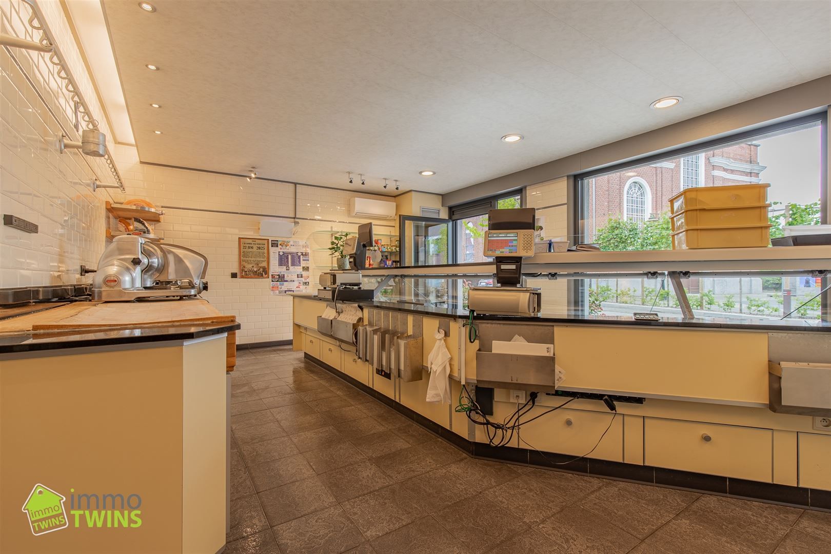 Veelzijdige woning met commerciële ruimte in hartje Zogge foto 16