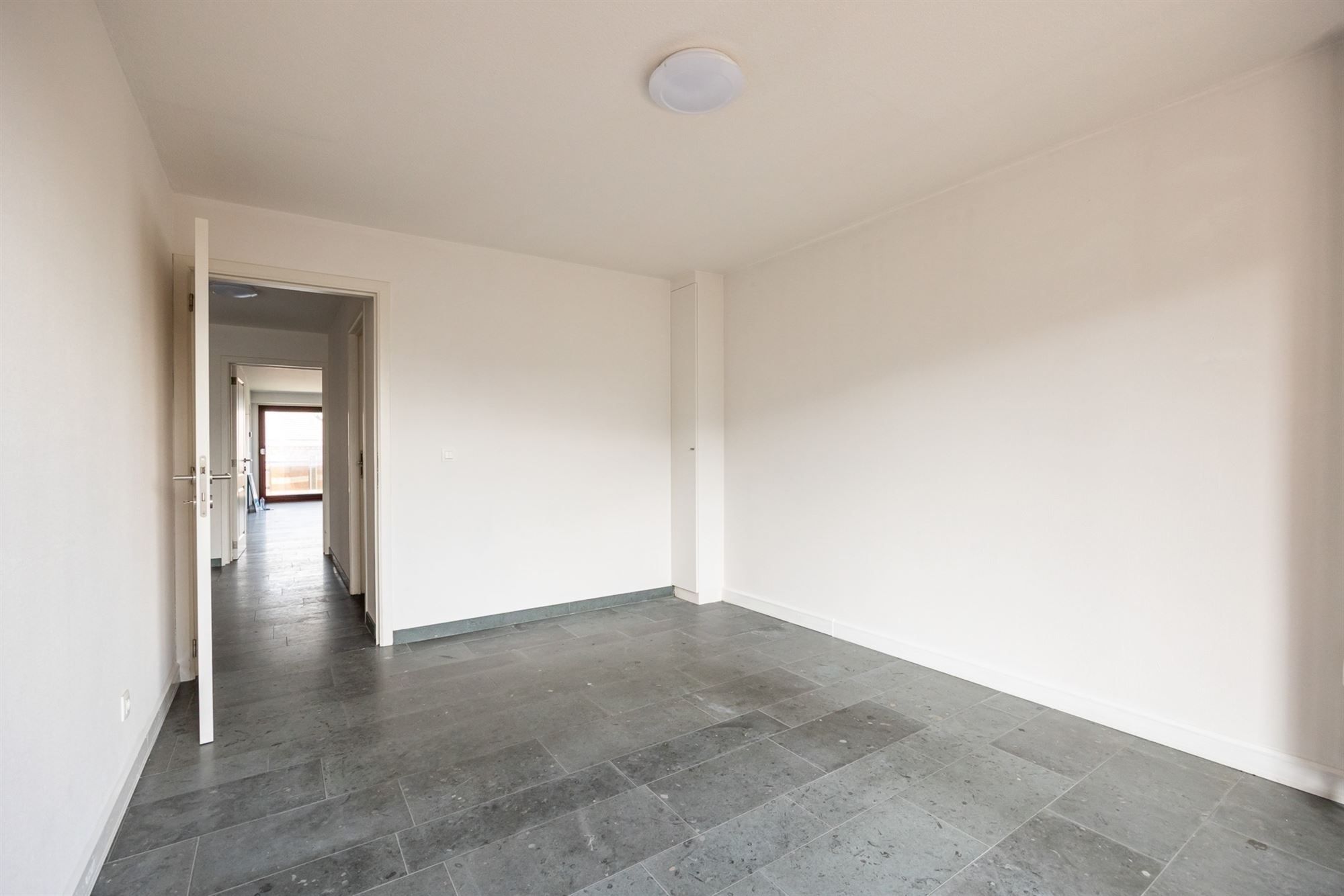 Recent gerenoveerd appartement met 3 slpkms foto 18