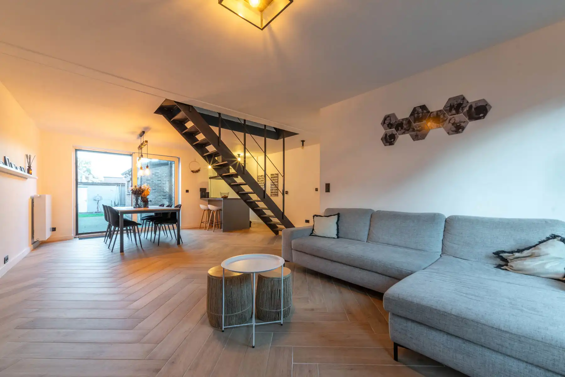 Instapklare, modern afgewerkte woning met B-label te Niel. foto 4