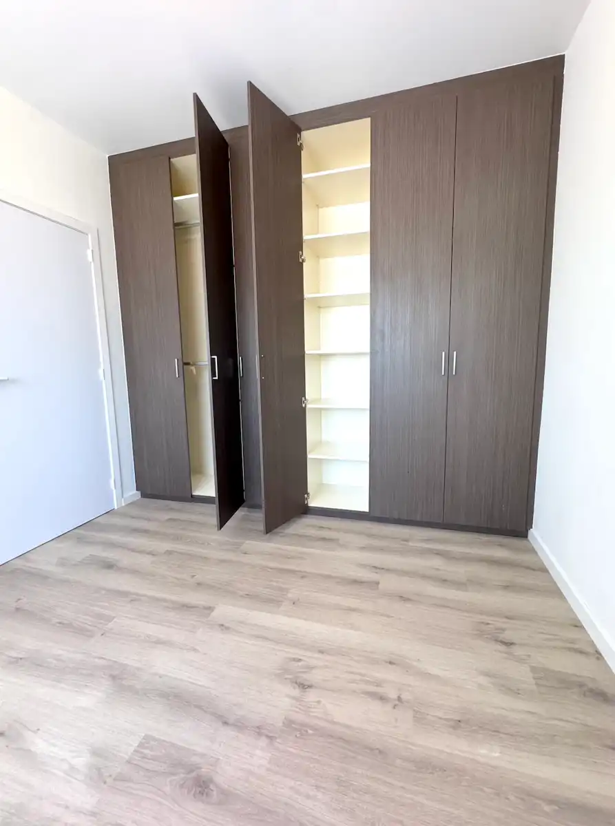 Instapklaar appartement met 2 slaapkamers én garage! foto 16