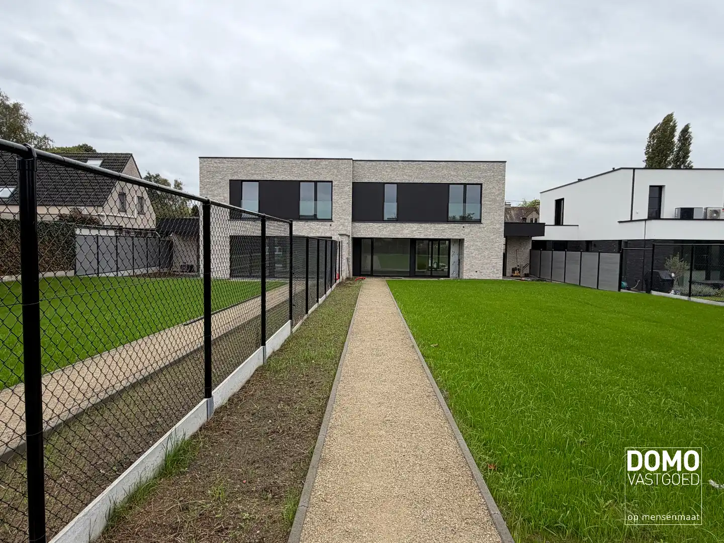 EXCLUSIEVE ENERGIEARME NIEUWBOUWWONGINGEN MET 4 SLAAPKAMERS, TUIN & CARPORT IN HARTJE KERMT (HASSELT) foto 12