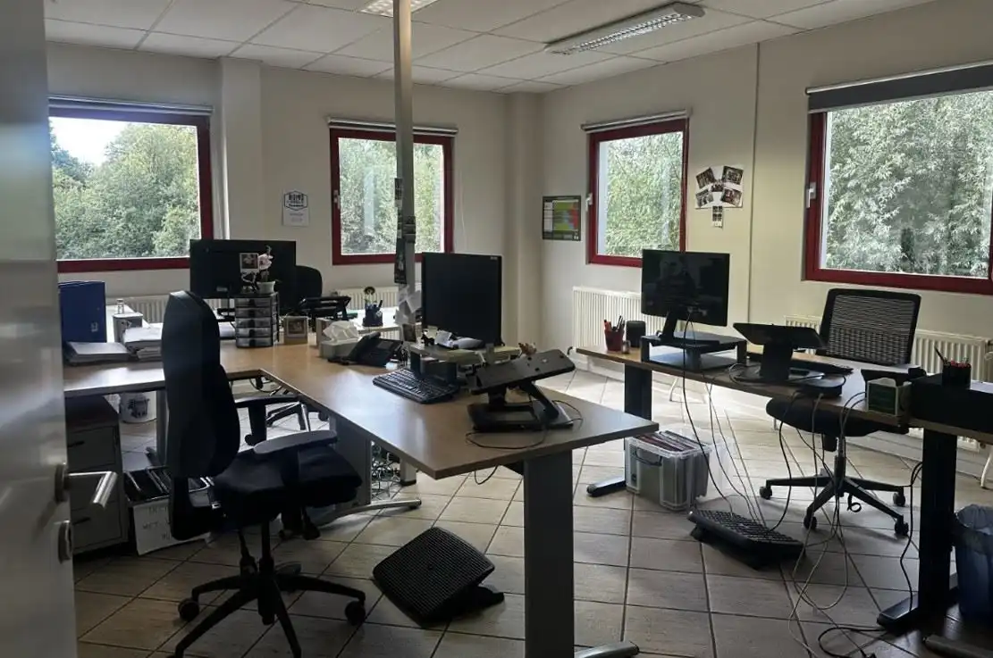 Moderne kantoren met parking te huur in Turnhout foto 8