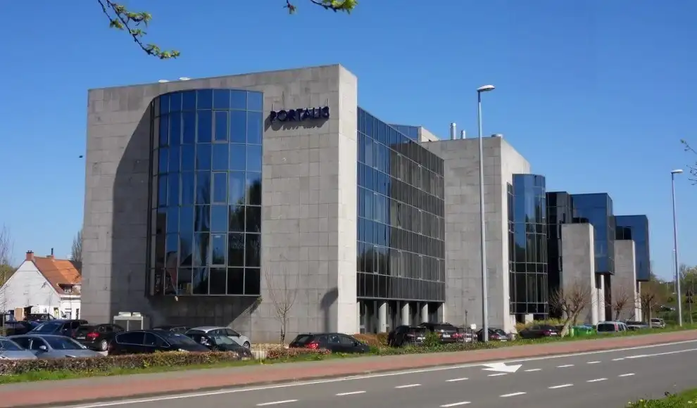 Burelen te huur in kantorencomplex Portalis aan E40 in Gent foto 2