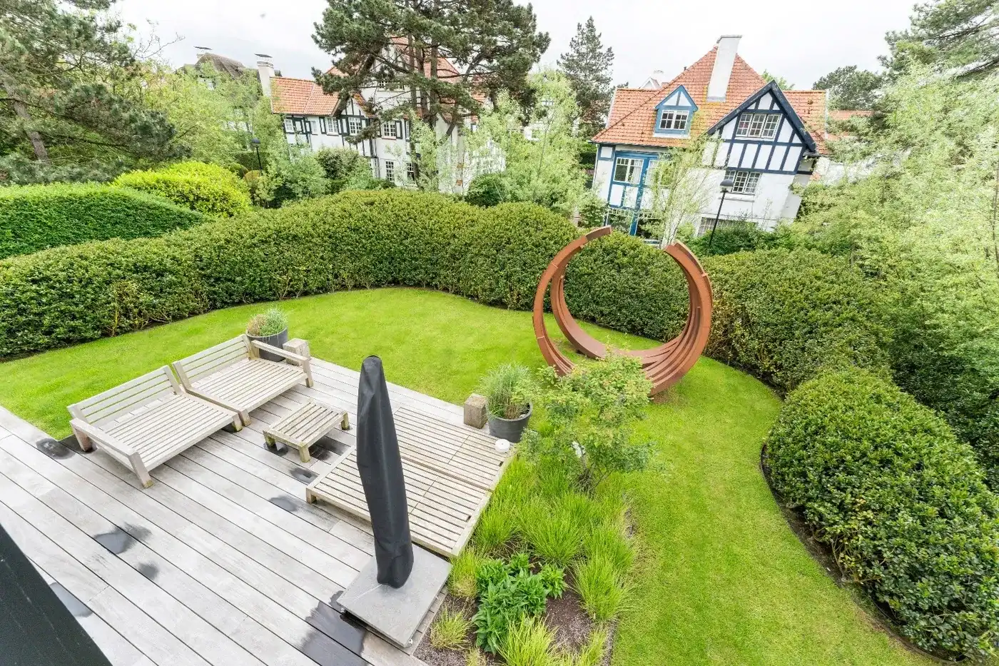 Exclusieve en zeer ruime villa gelegen in een paadje in het Zoute foto 2