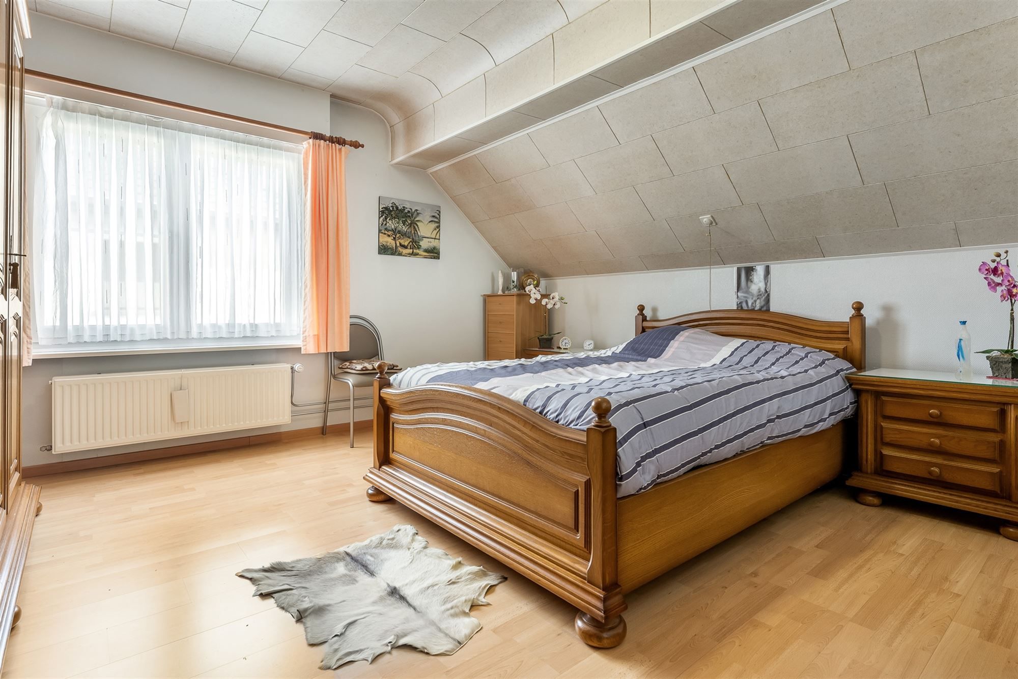 PERFECT ONDERHOUDEN WONING MET RUIME GARAGE EN BIJGEBOUW foto 17