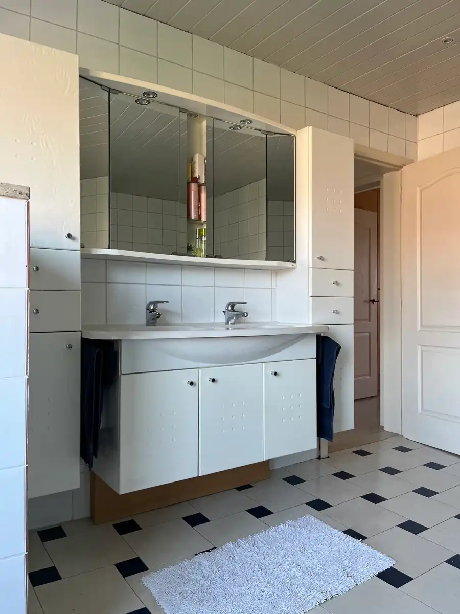 Grote woning met 6 slaapkamers foto 11