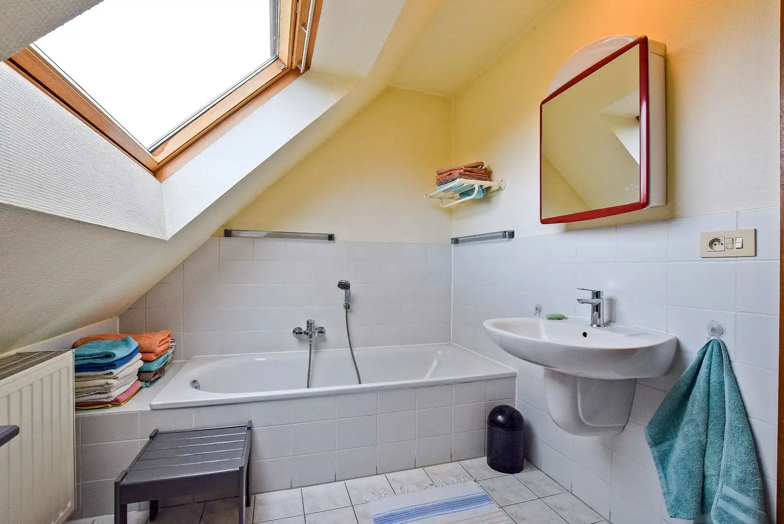 Praktische alleenstaande woning op 1198m² te centrum Veurne! foto 13