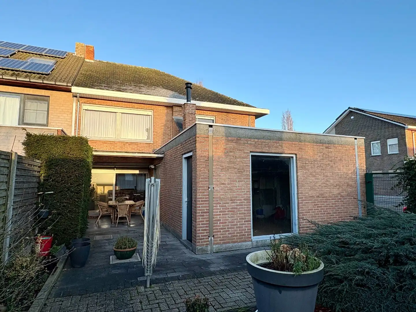 Hoofdfoto van de publicatie: Grote hoekwoning te koop in de Bosmolens te Izegem met 3 slaapkamers, ruime tuin en een zolder met veel mogelijkheden.
