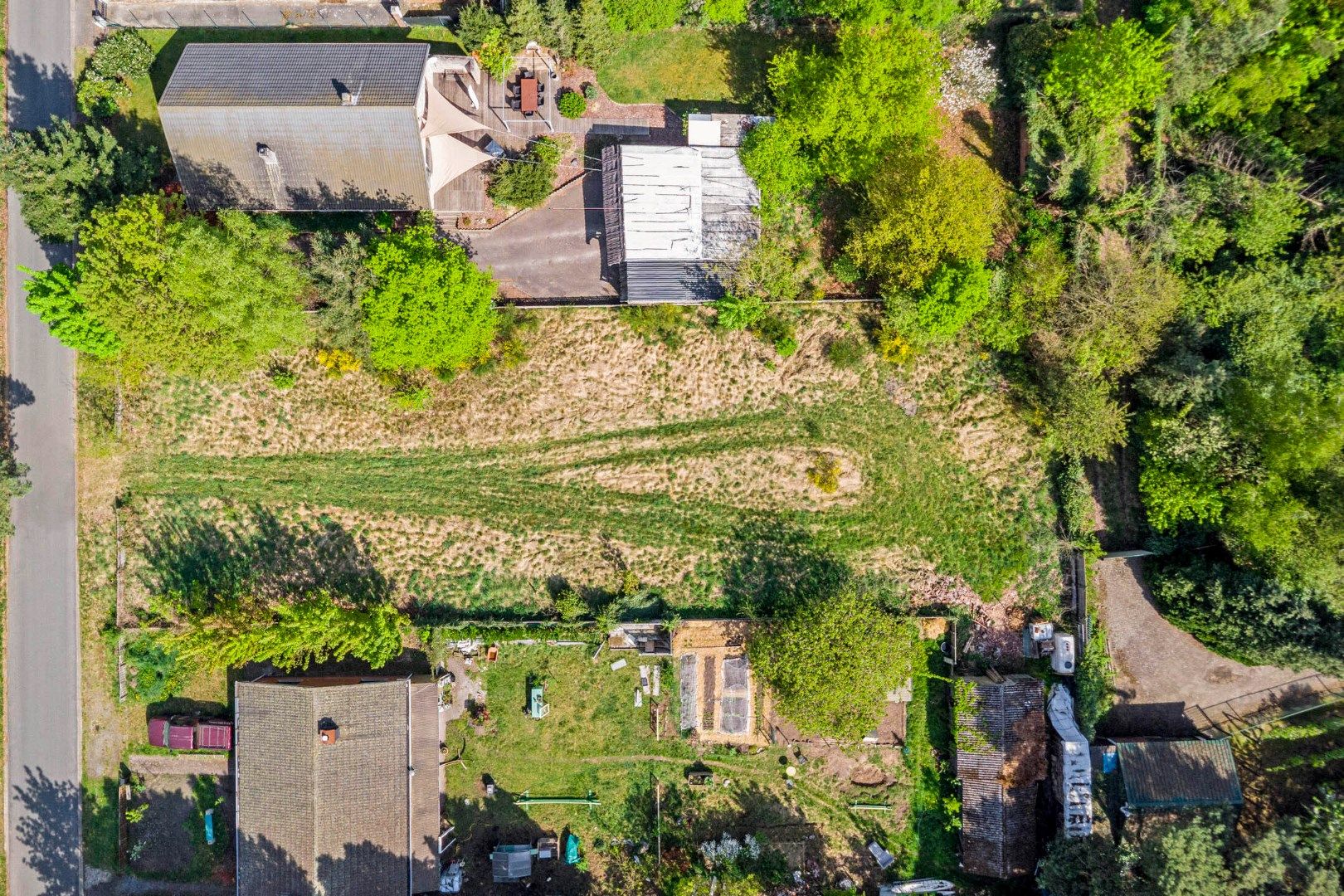 Prachtig gelegen bouwgrond van 1.277 m² voor ruime open bebouwing ! foto 9
