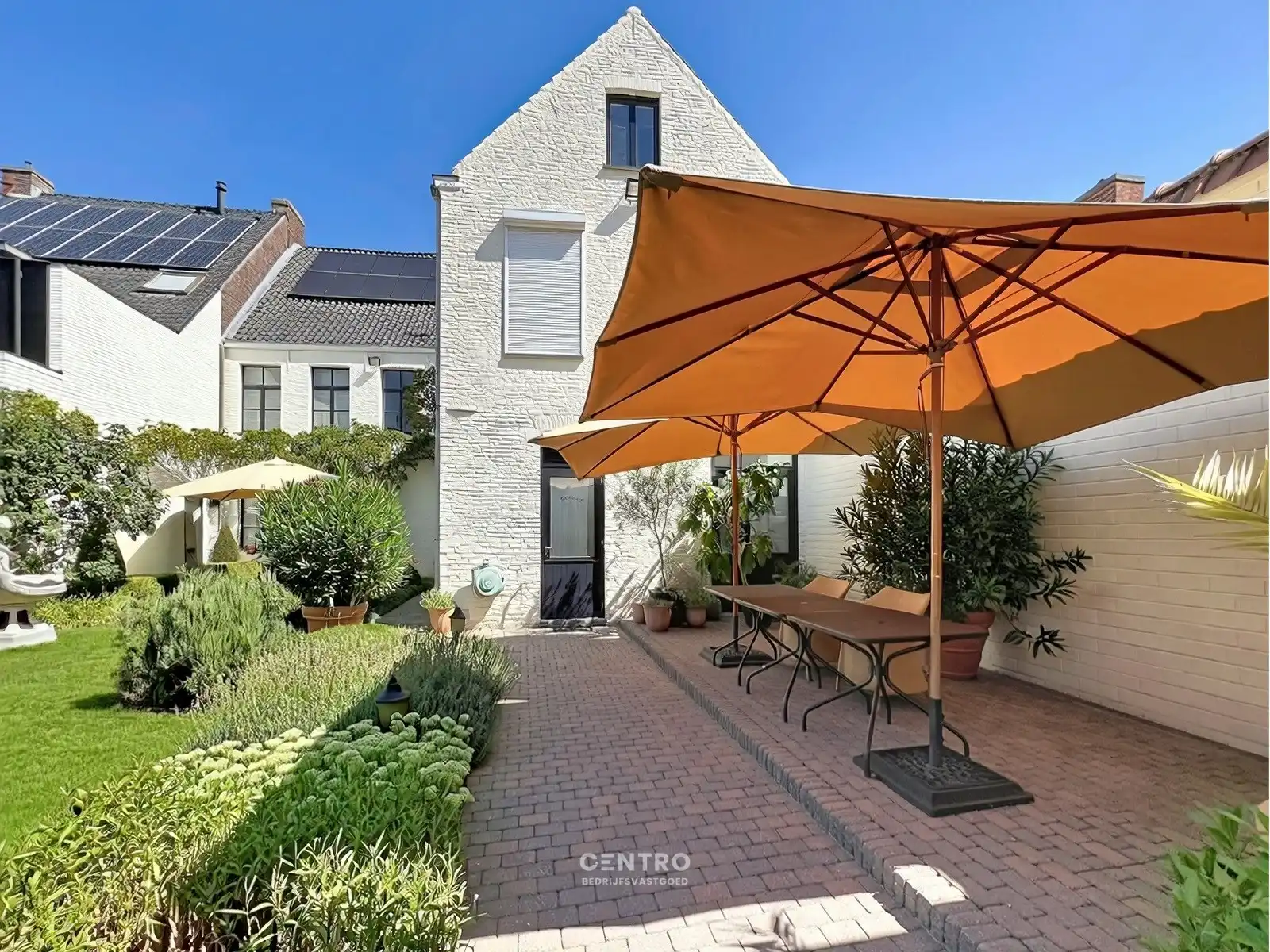 Prachtig herenhuis (5 slpks.) met parkeerterrein en 3 ruime garages op 50m van de Markt van Ingelmunster! Uitbreiding met naastgelegen huis voor bijv. B&B mogelijk. foto 25
