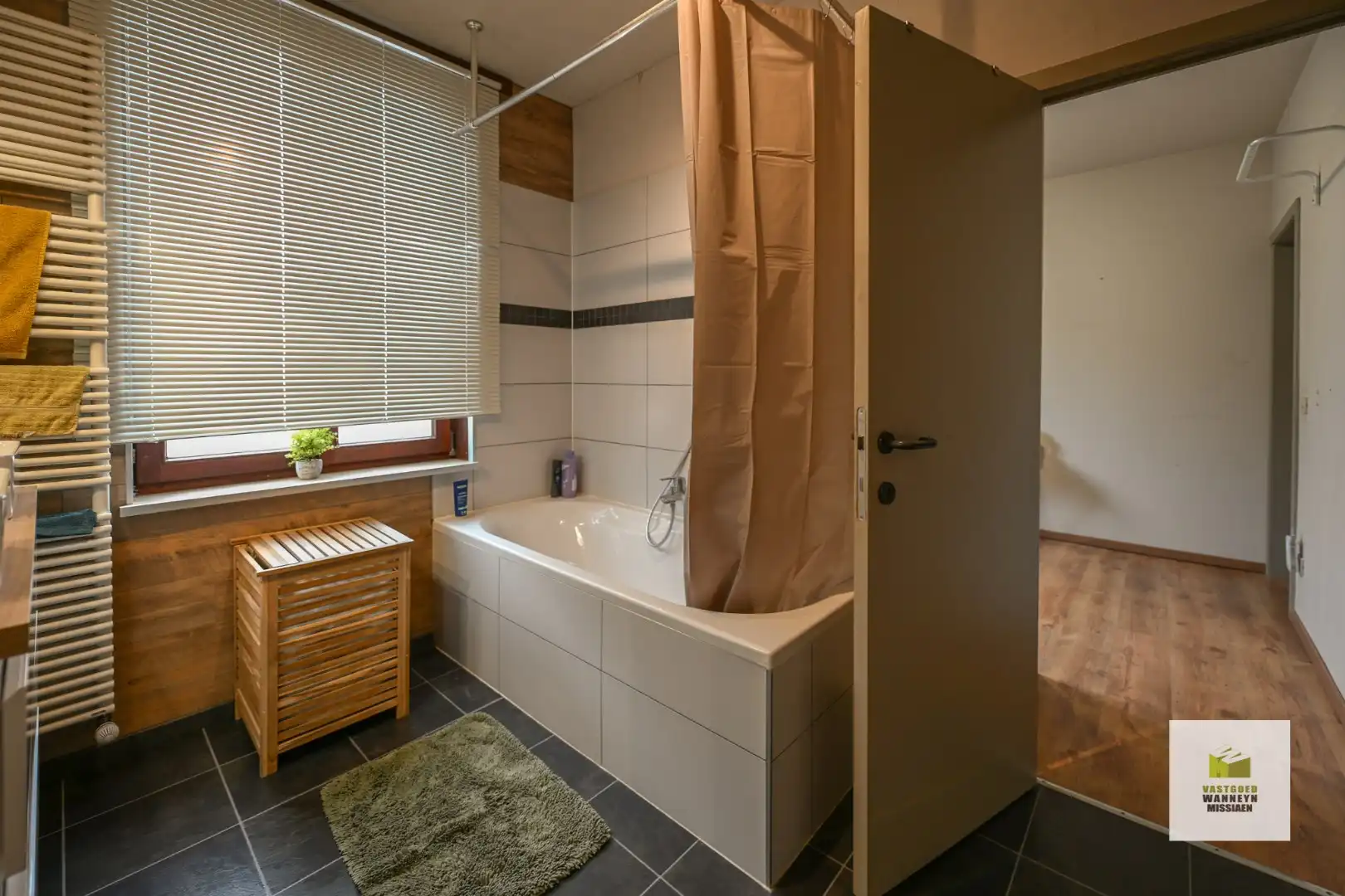 Instapklare energiezuinige woning op centrale ligging te Knesselare  foto 15