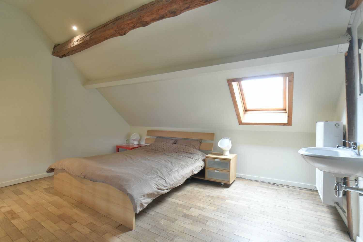 Uniek pand bestaande uit restaurant, grote feestzaal met ruime parking en woning op een domein van maar liefst van 74a. foto 30