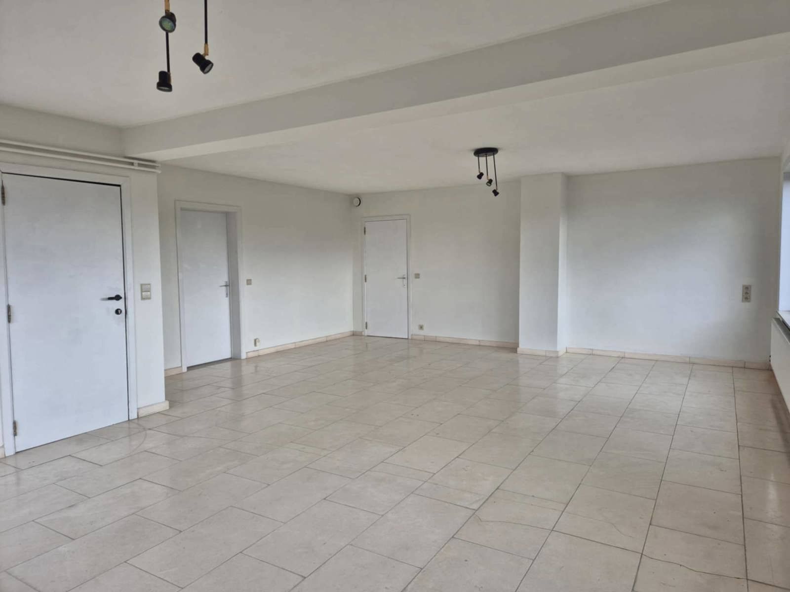 Appartement met 2 slaapkamers, garage en terras foto 4