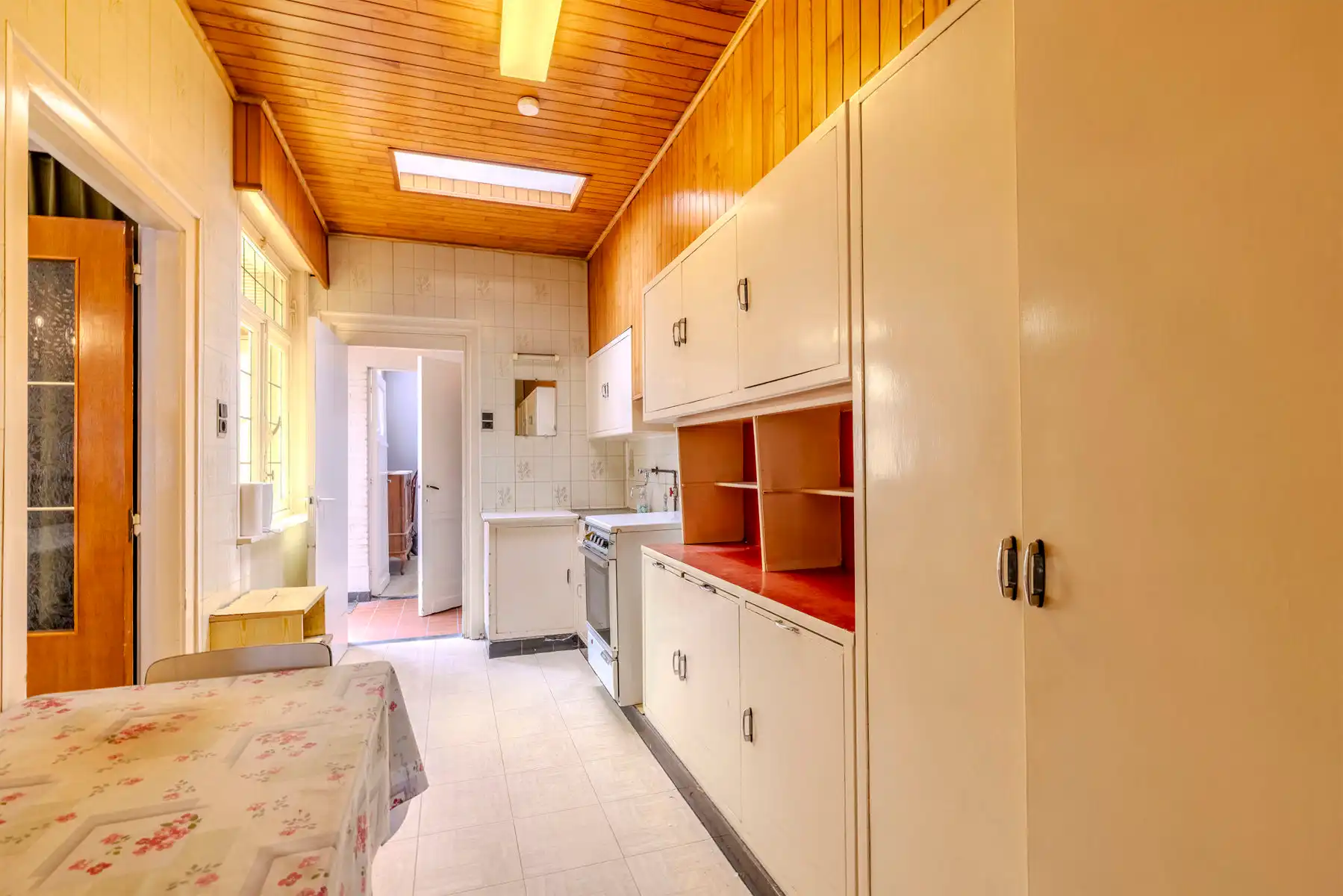 Te renoveren woning met 3 slaapkamers in Lier  foto 2
