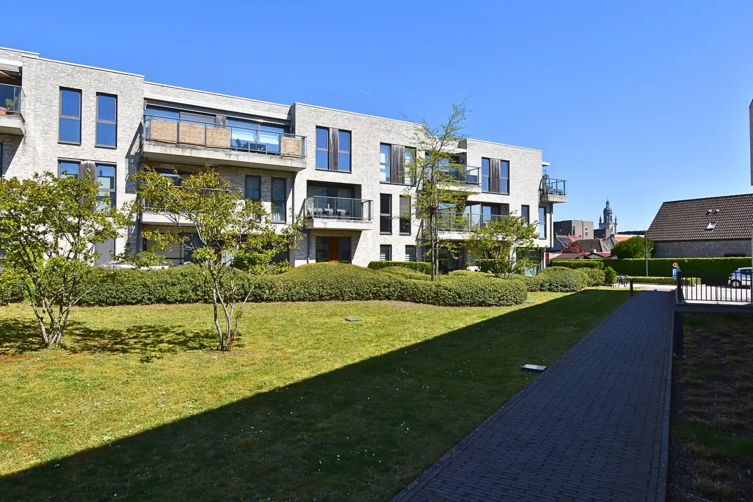 Te huur – Recent appartement met 2 slaapkamers, terras, garage en EPC A in Halle foto 10