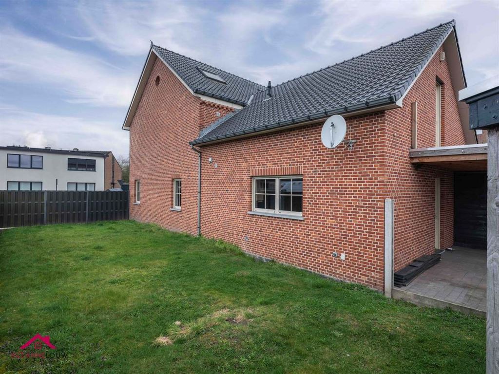 Gerenoveerde vrijstaande woning foto 7