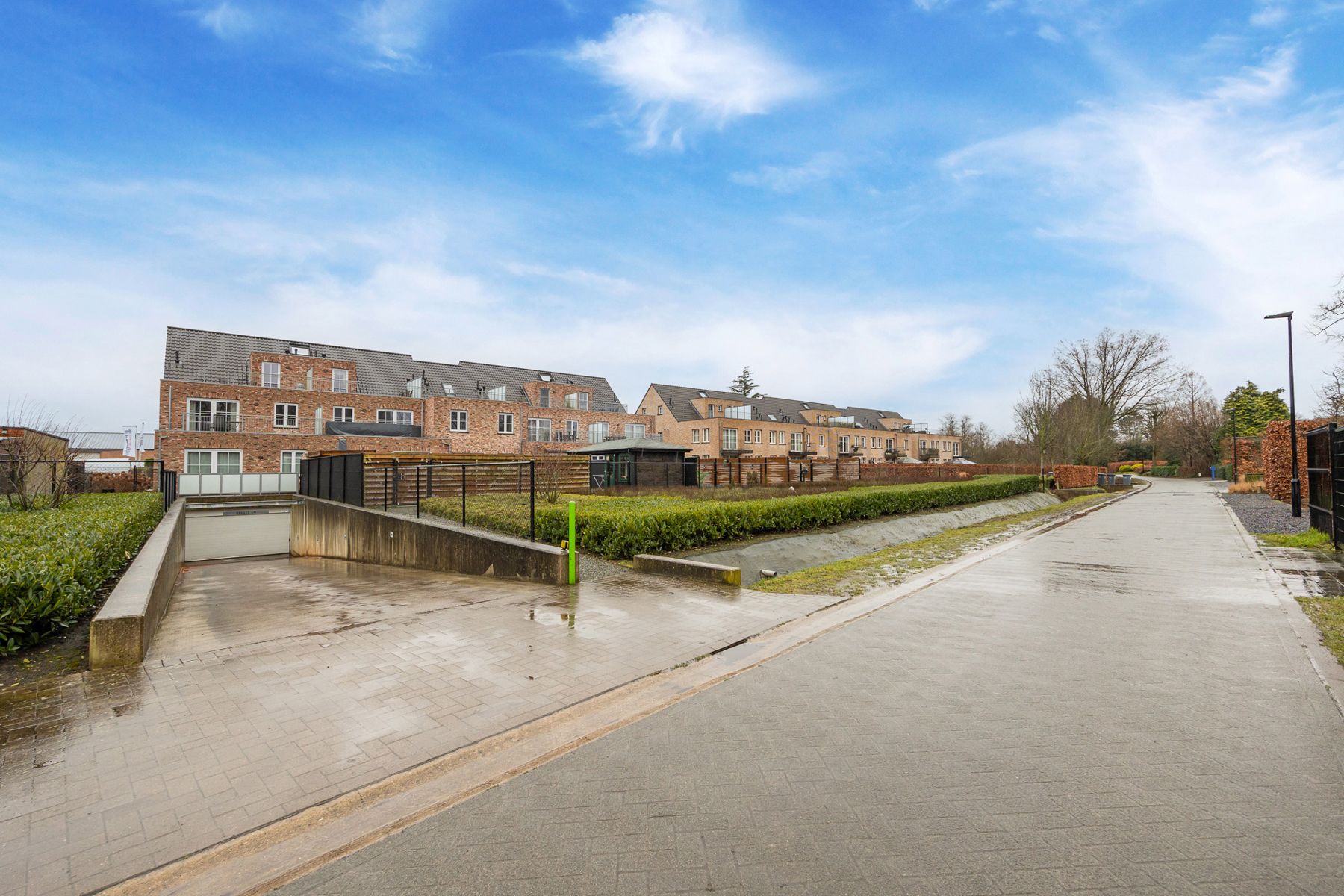 Ruim duplex-appartement (144m²) met 3 slaapkamers, 2 badkamers, 2 terrassen, zolderberging en autostaanplaats. foto 22