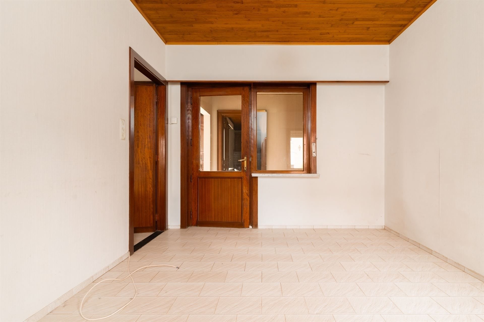 Charmante te renoveren woning op terrein van 500 m² foto 8