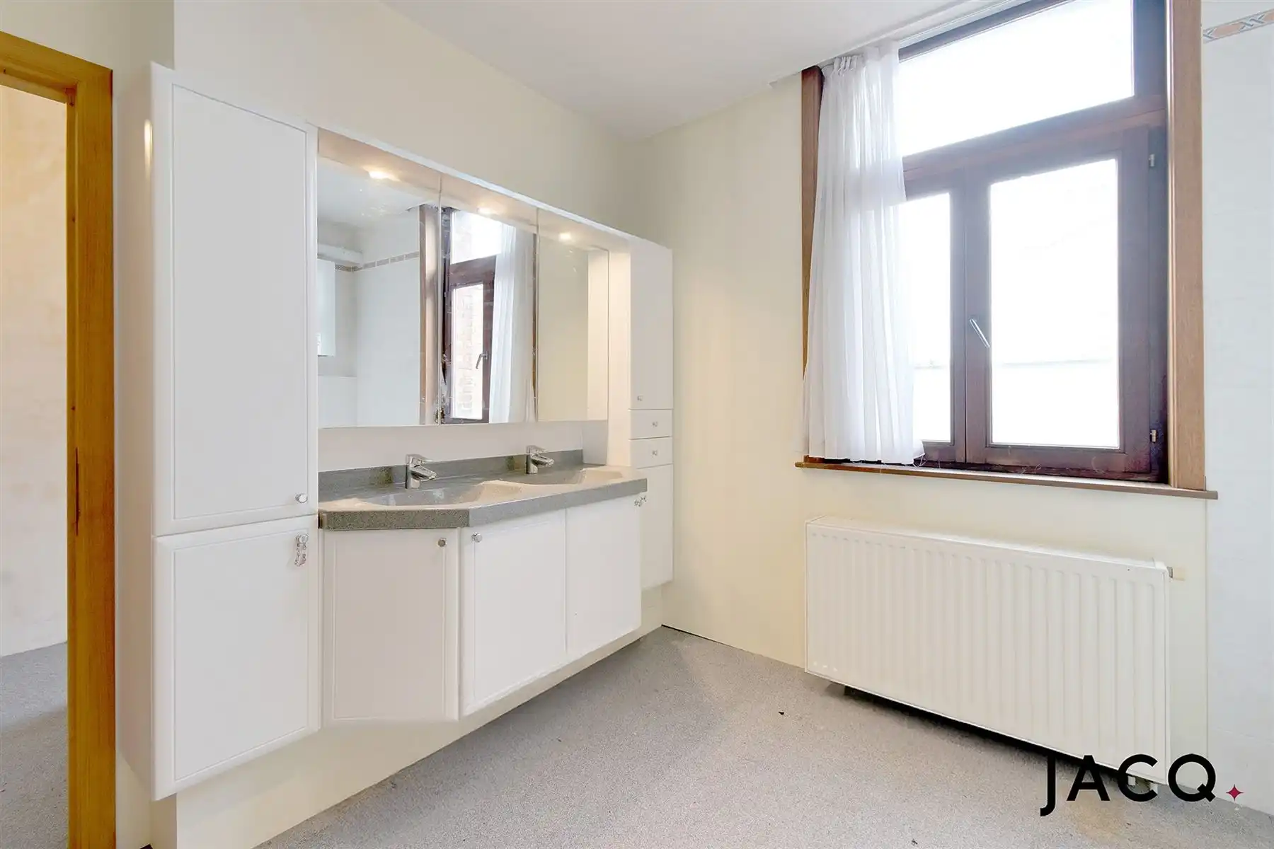 Ruime woning te Niel! foto 15