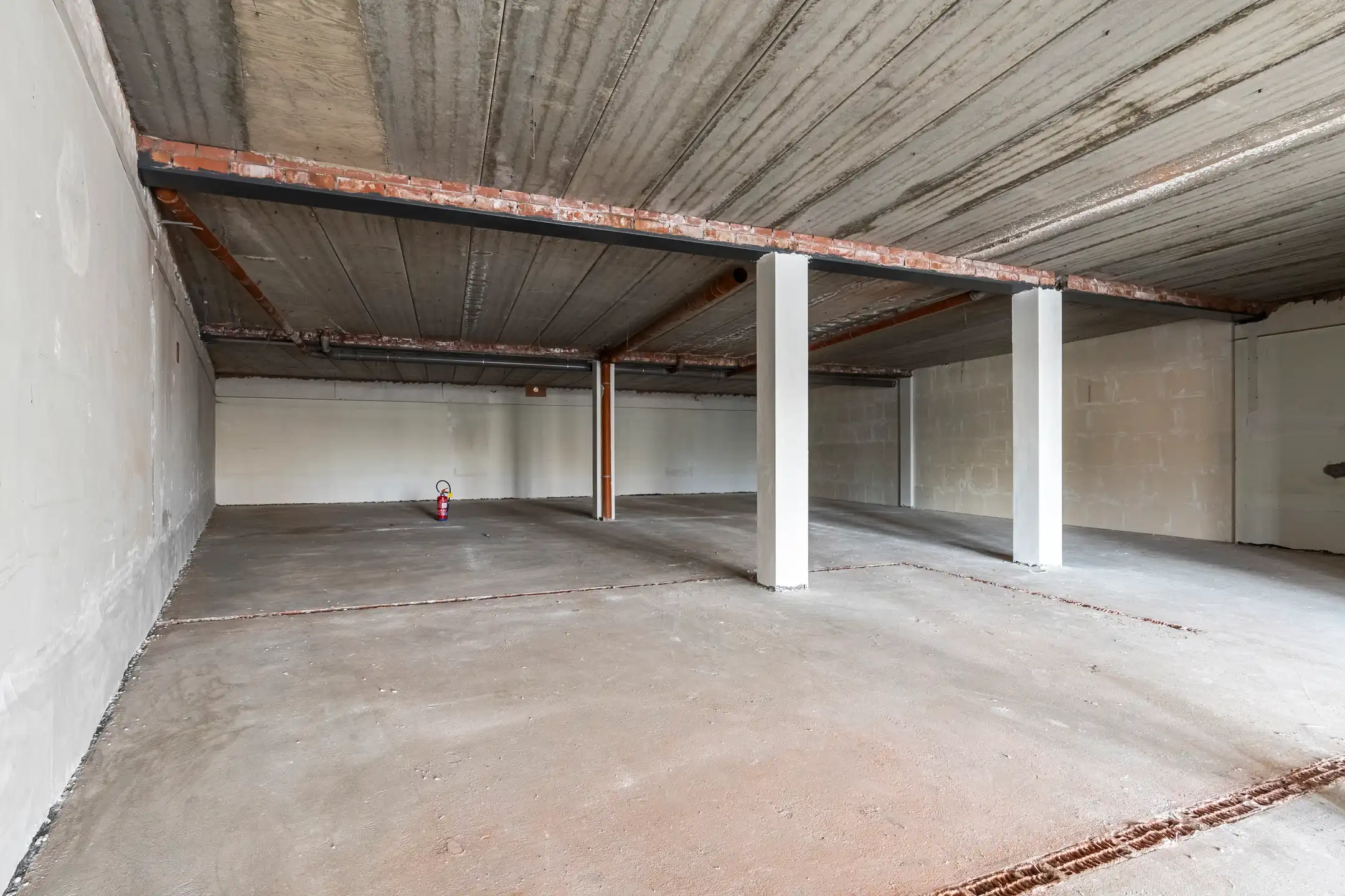 Casco handelsruimte van ca. 310 m² gelegen aan de jachthaven  foto 3