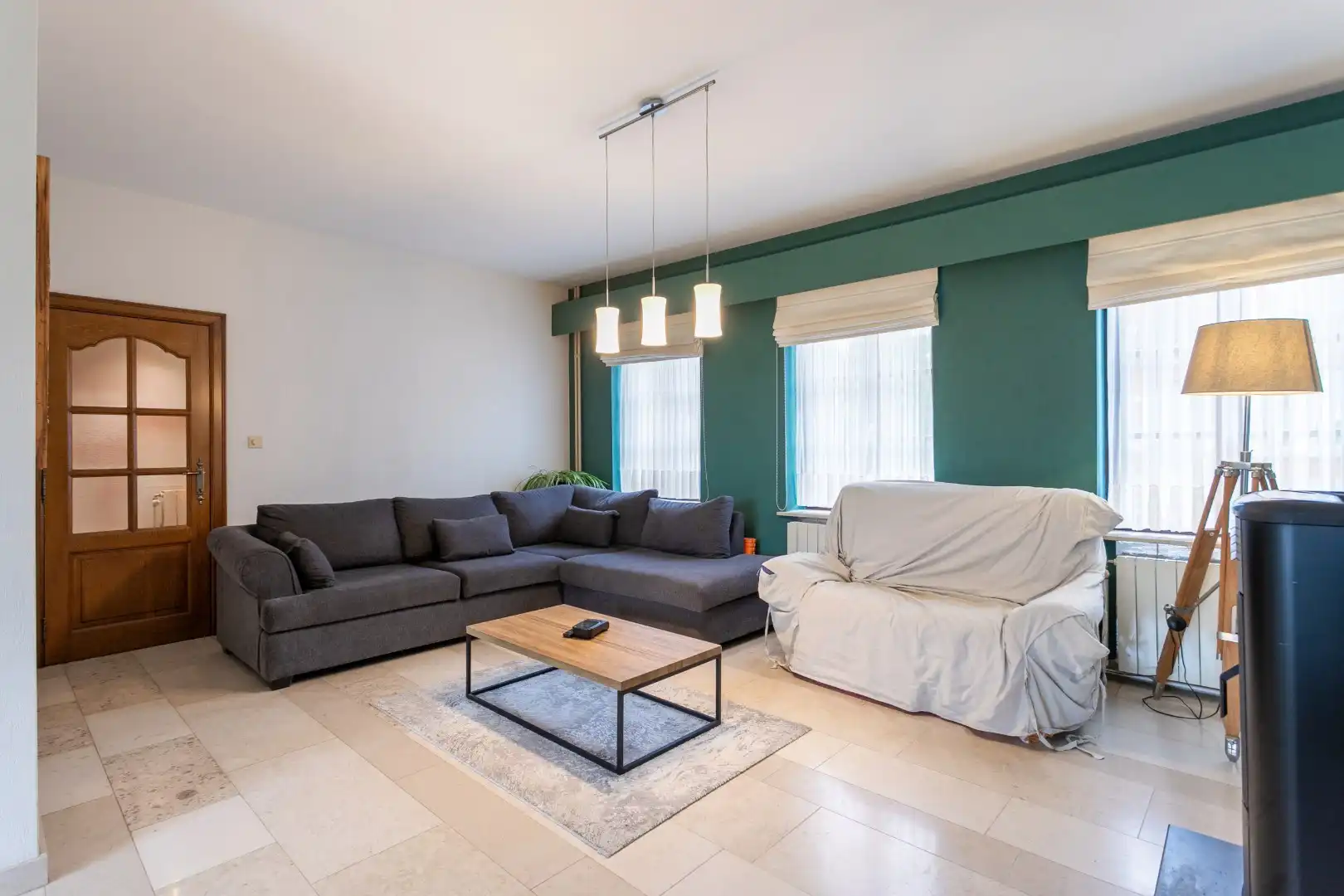 Ruime woning met naastgelegen bouwgrond en loods foto 6