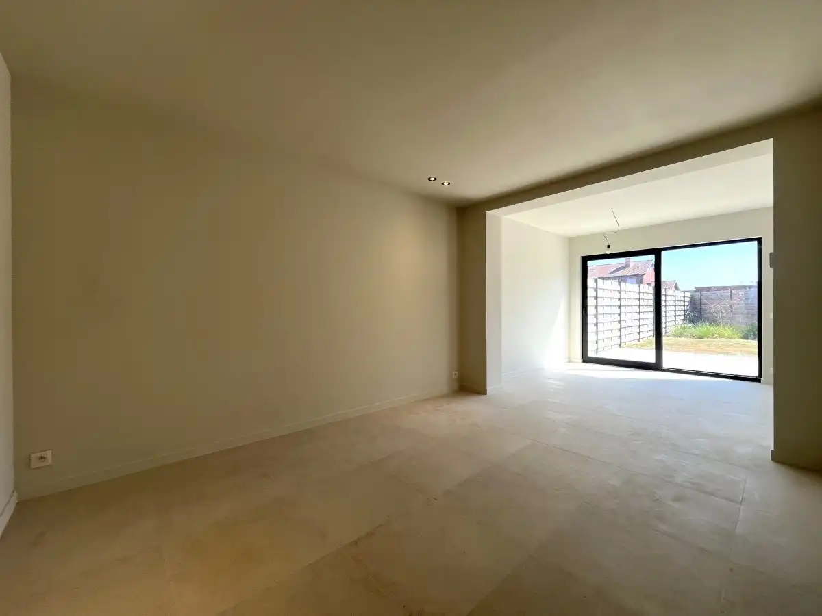 Ledegem – Volledig gerenoveerde halfopen woning met 3 slaapkamers en zonnige tuin foto 9