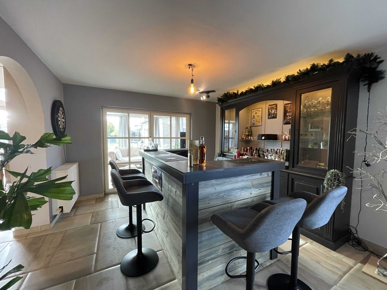 Gunstig gelegen woning met zwembad foto 2