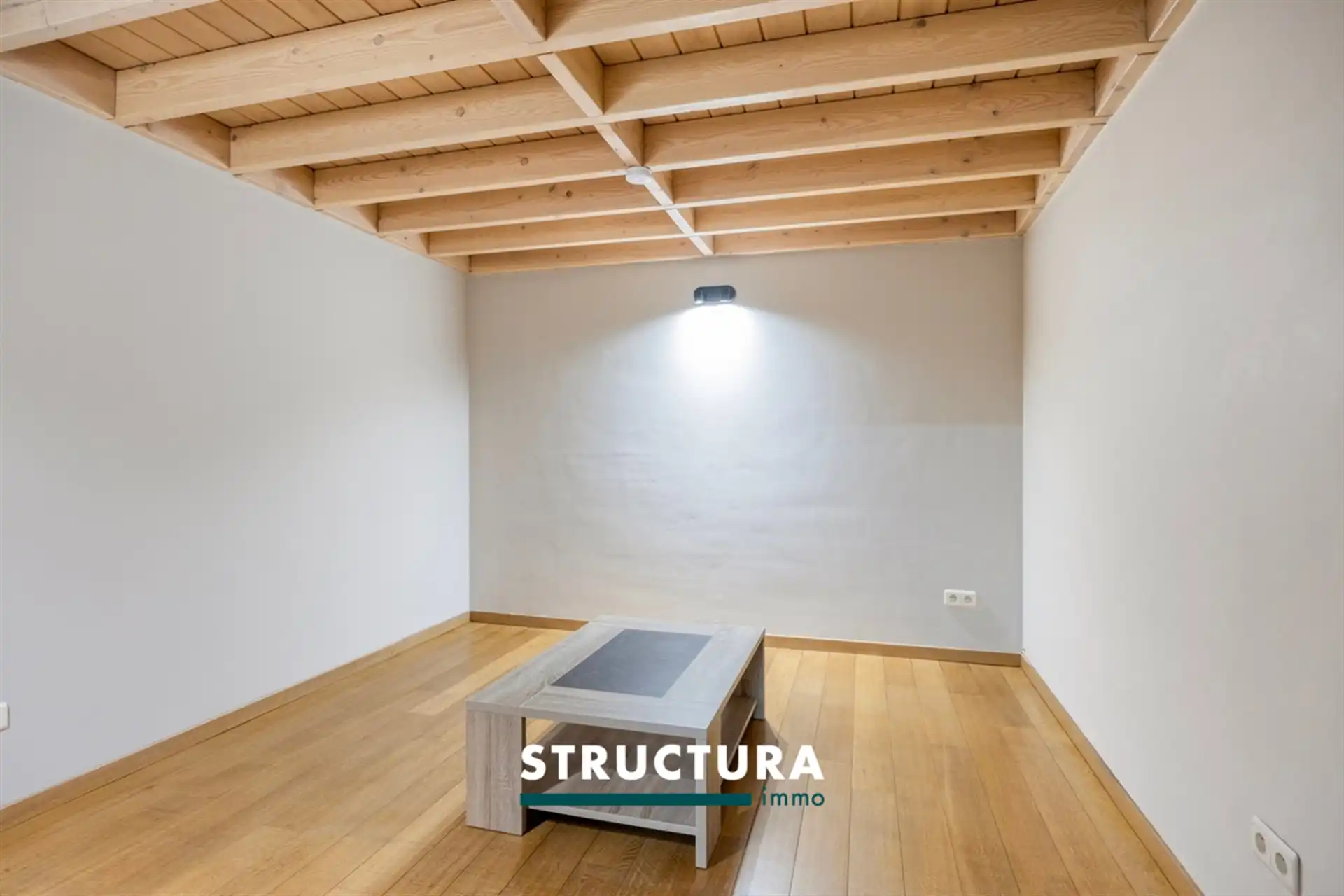 Prachtige woning met ruime loods foto 16