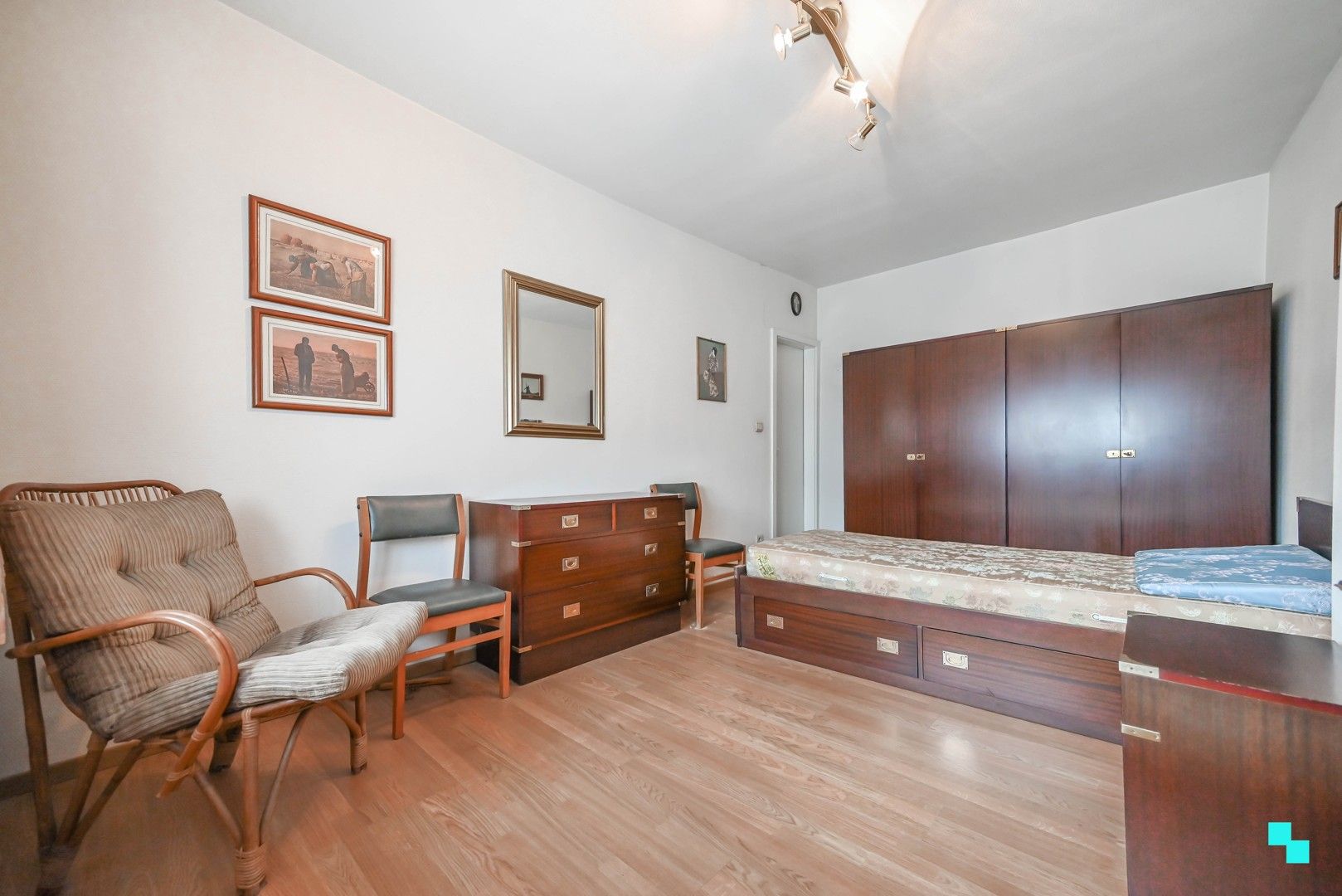 Halfopen bebouwing in hartje Ingelmunster foto 28