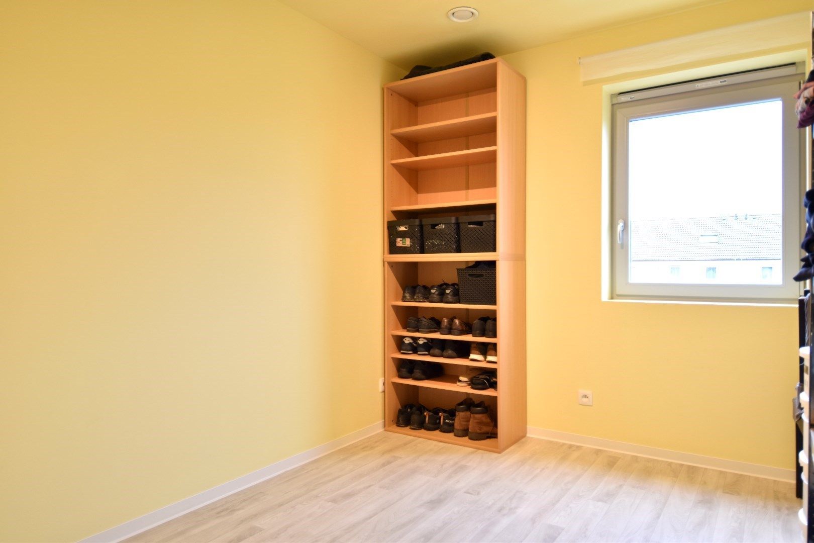 Instapklare gezinswoning met 3 slaapkamers (meer mogelijk!), zonnige tuin én garage te Heule foto 9