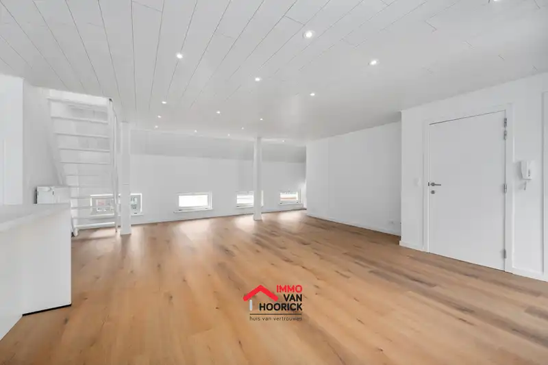 Appartement op 2e verdiep centrum Lokeren! foto 4