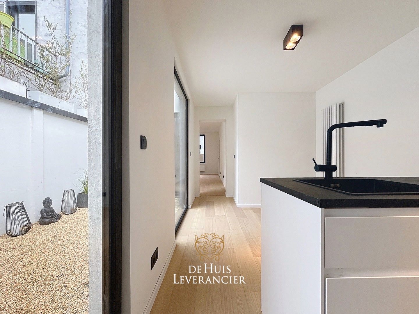 Gerenoveerde rijwoning met charme elementen  foto 8