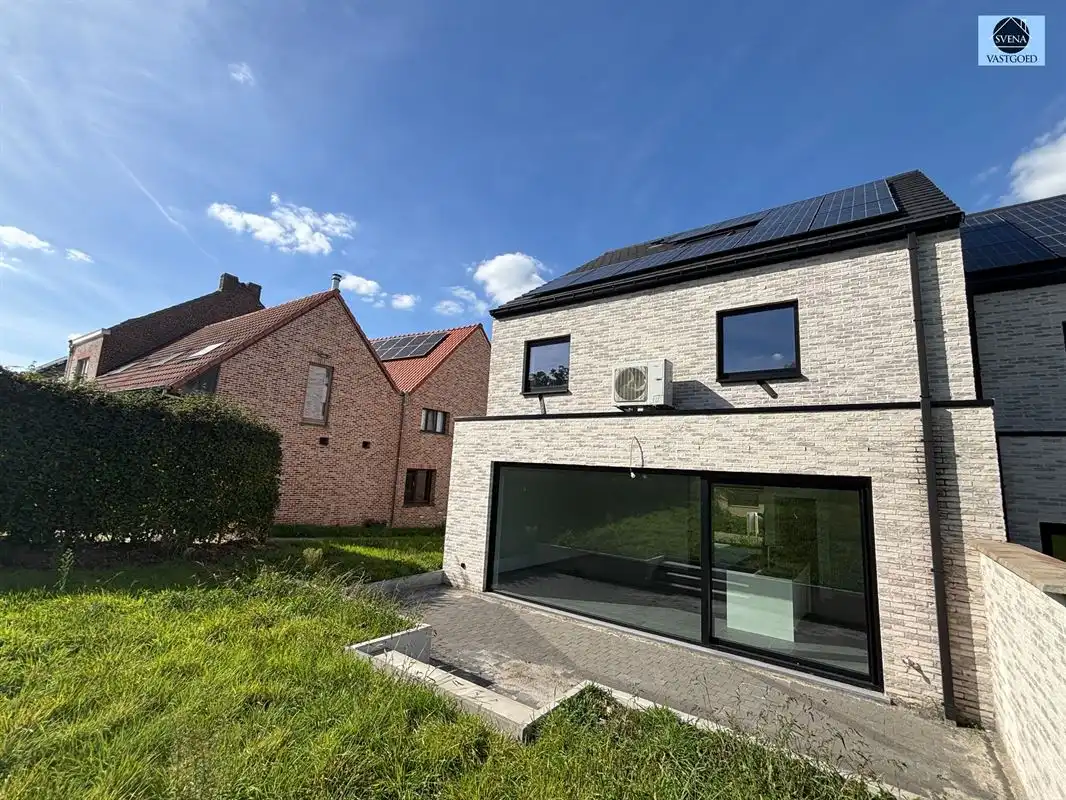 BEN-WONING MET ZONNIGE TUIN IN ONKERZELE foto 15