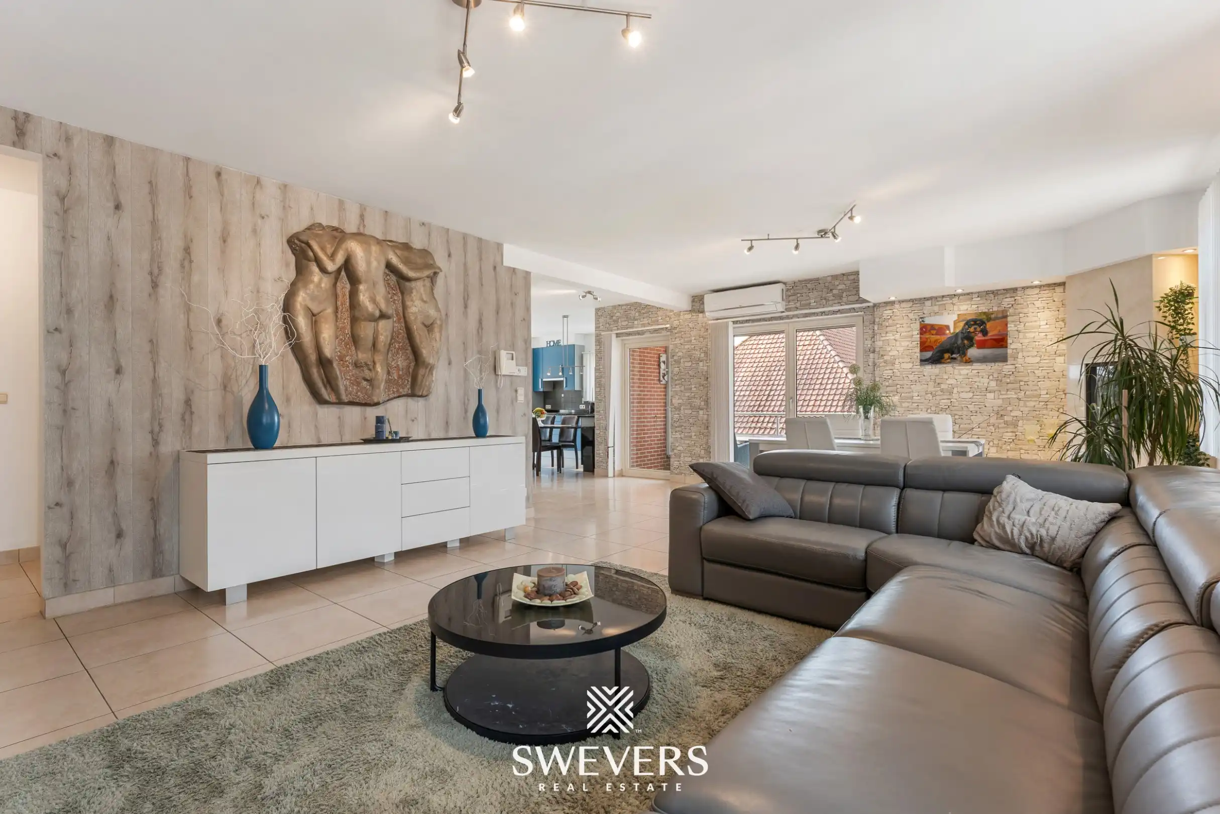 Ruim appartement met 3 slaapkamers en garage in hartje Paal foto 3