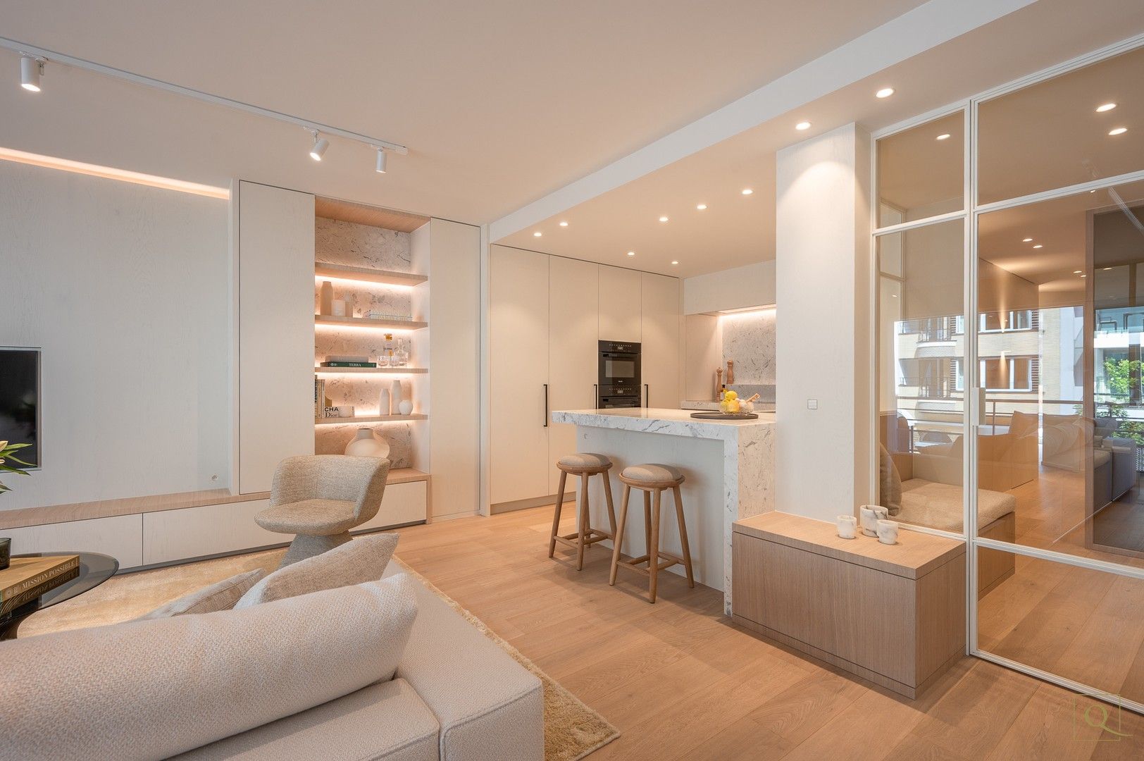 High-end gerenoveerd appartement gelegen op wandelafstand van het strand en de winkels. foto 9