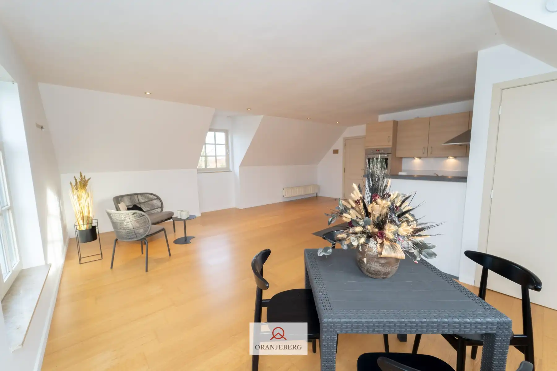 Zeer ruim 3 slaapkamer appartement (230 m²) foto 18