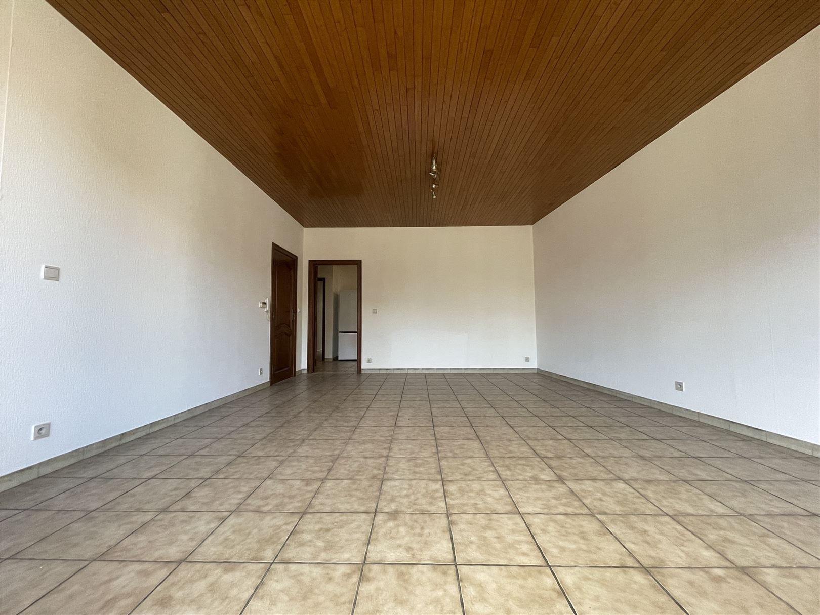 Ruim appartement met eigen inkom te huur in hartje centrum onmiddellijk beschikbaar foto 3