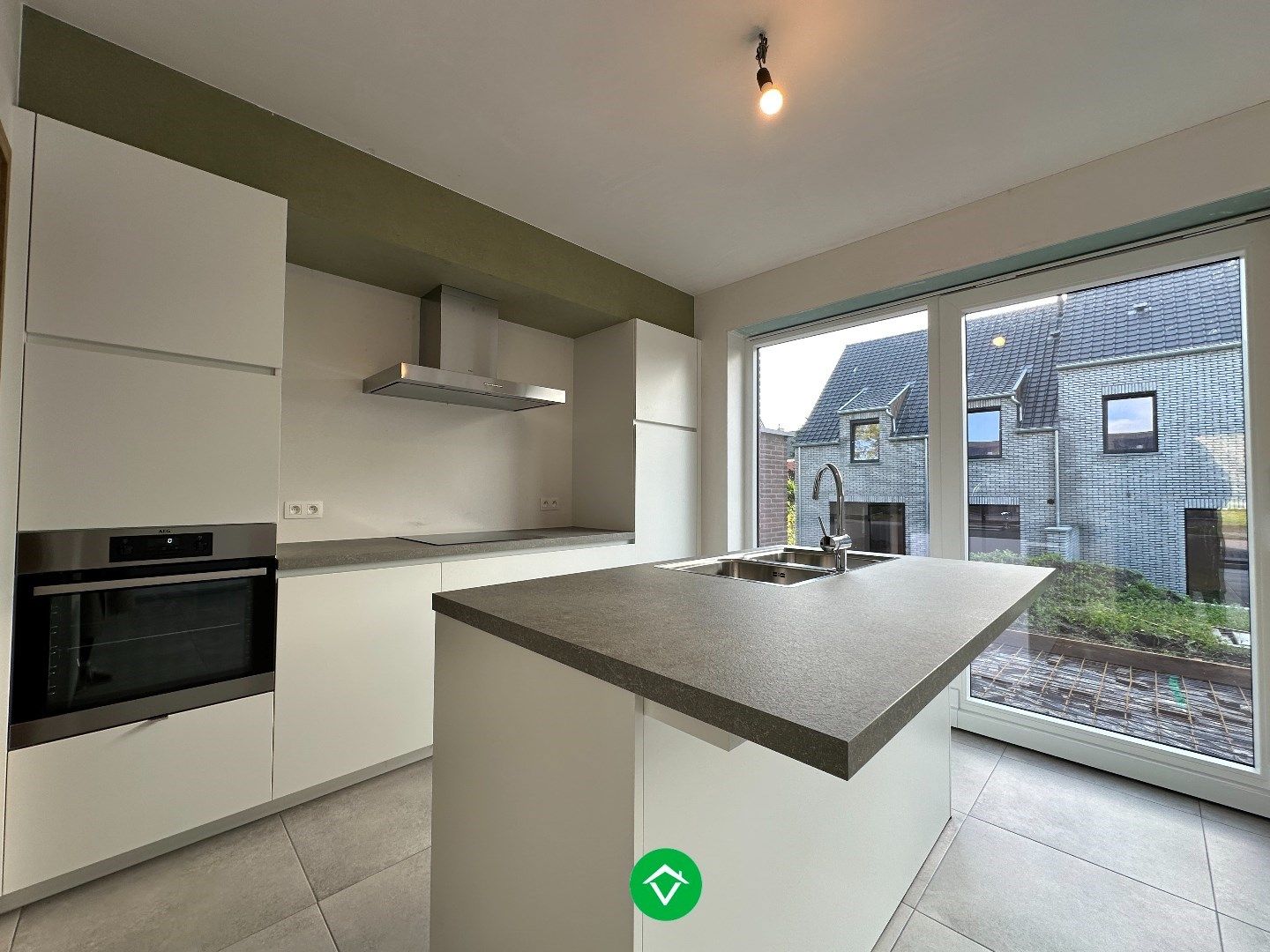 Moderne en lichtrijke nieuwbouwwoning met drie slaapkamers te Handzame (Kortemark) foto 9