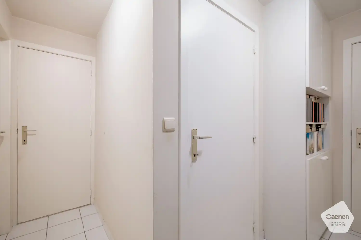 Lichtrijk twee slaapkamer appartement met terras op toplocatie foto 12