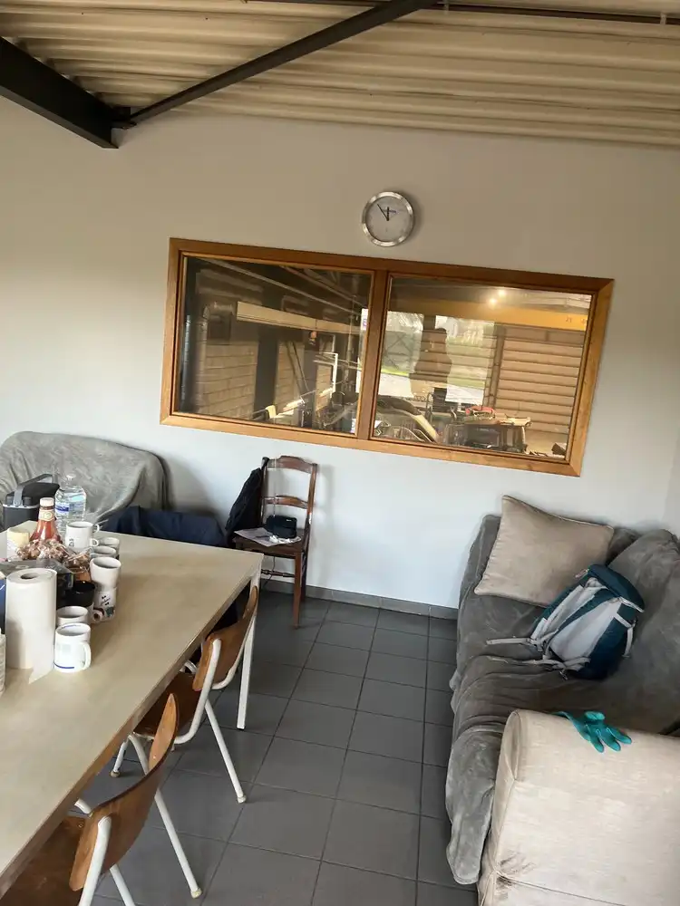 Bedrijfsgebouw met showroom foto 23