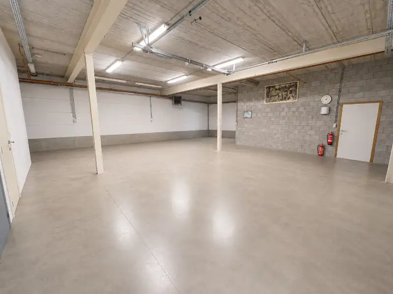 KMO-unit met appartement/kantoor te huur foto 3