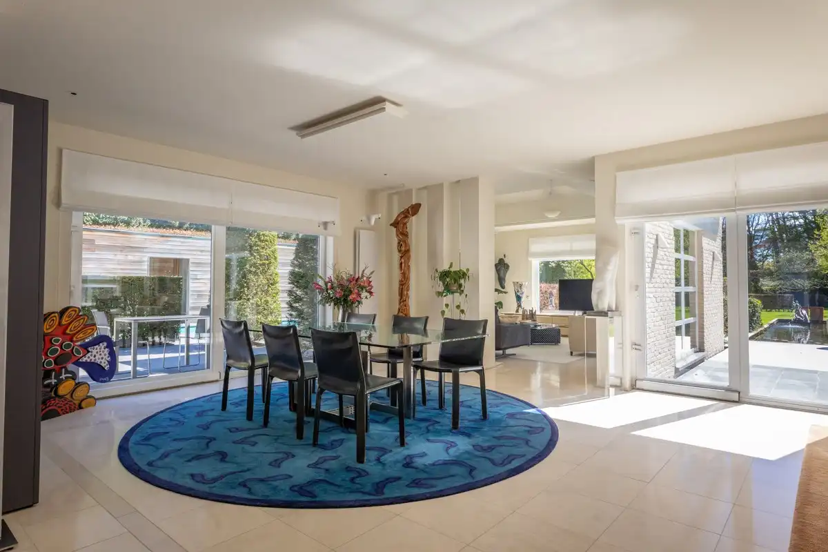 Architecturale villa op 3451 m² met 5 slaapkamers omgeven door natuur. foto 9