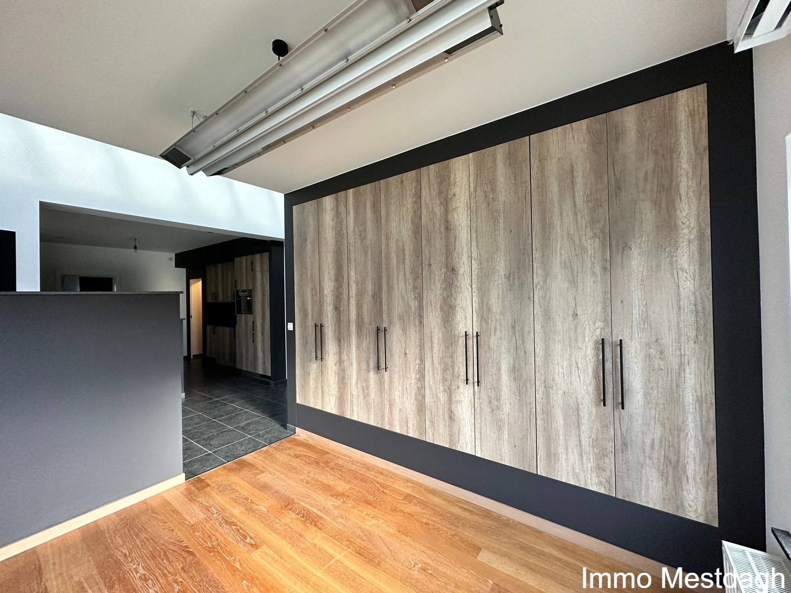 Gerenoveerde instapklare woning met tuin & terras & garages foto 17