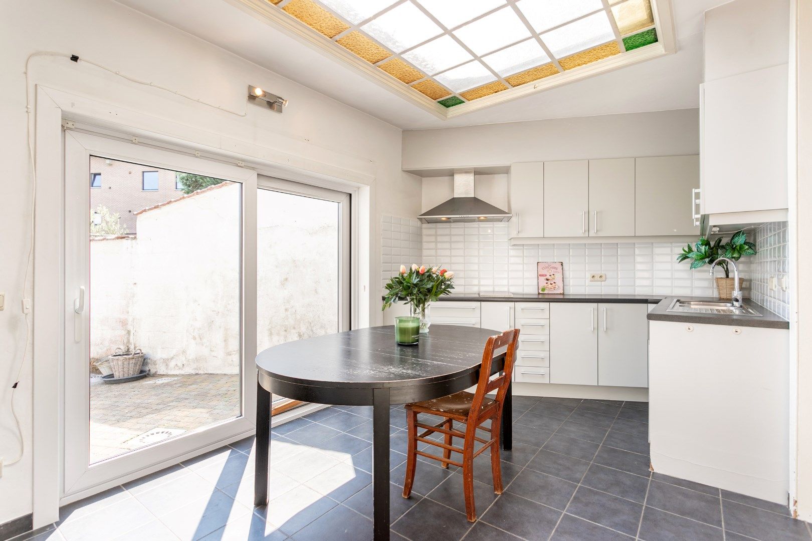 Instapklare woning met 3 slaapkamers, tuin en uitstekende ligging te Halle foto 7