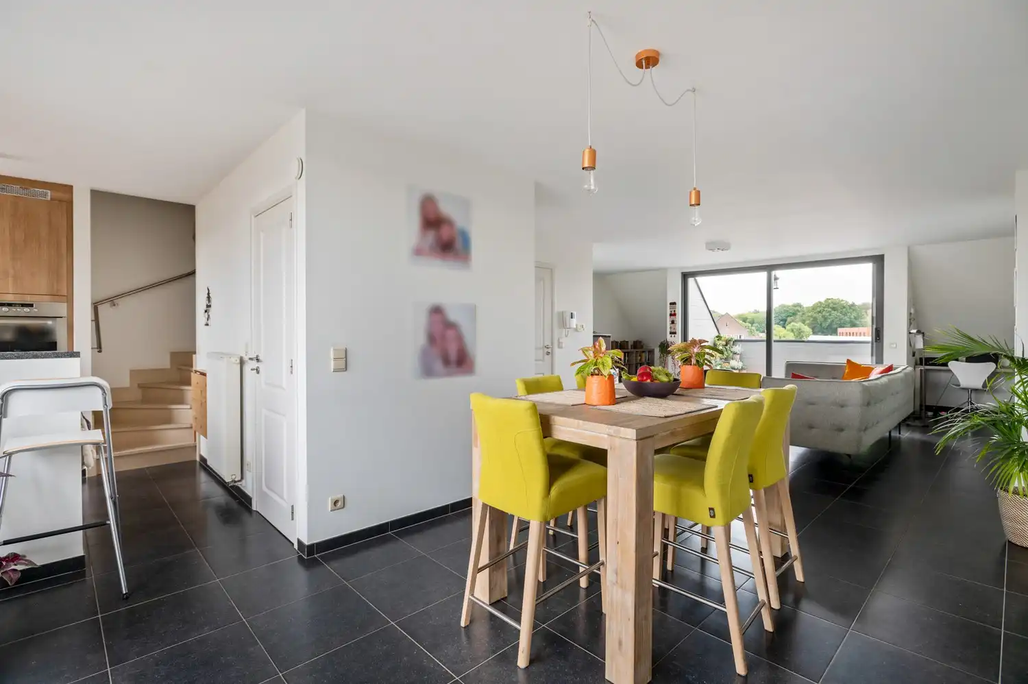 Ruim duplexappartement met 2 slaapkamers op toplocatie te Lint foto 6