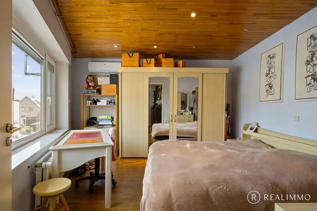 Veelzijdig handelspand met woonst op topligging in hartje Moen foto 18