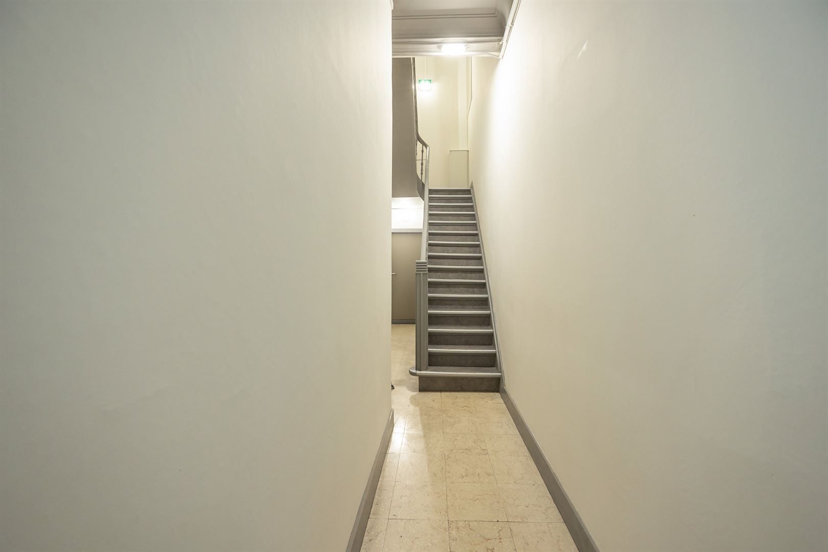 Gerenoveerd appartement midden in de stad foto 13